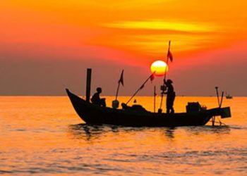 Cảm nhận khổ thơ 1,2 bài “Đoàn thuyền đánh cá”
