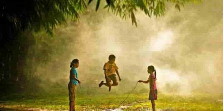 NLXH 200 chữ bàn về "ý nghĩa của tuổi thơ đối với mỗi người"