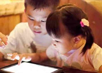 Trẻ em và việc sử dụng thiết bị công nghệ (lợi ích tác hại của thiết bị công nghệ với trẻ em)
