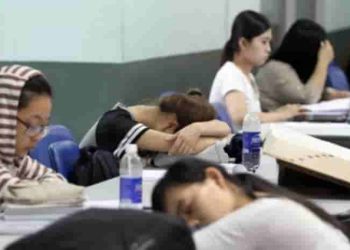 Học sinh ít đọc sách, mất dần thói quen đọc sách và giải pháp