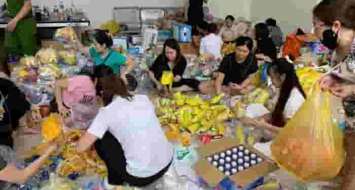 Ý nghĩa của sự sẻ chia trong những ngày bão lũ của cộng đồng